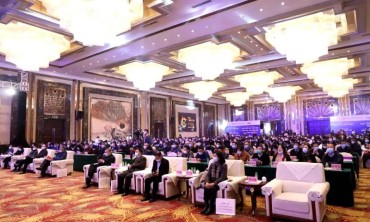 绽放品牌领军之光！欧文莱荣获&ldquo;2020中国陶瓷素色瓷砖品类冠军&rdquo;