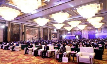 绽放品牌领军之光!欧文莱荣获“2020中国陶瓷素色瓷砖品类冠军”