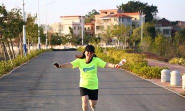首届“欧文莱半程马拉松比赛”在云东海月亮公园热血开跑，全程21.1公里